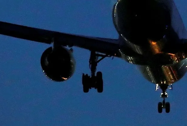 Havada korku dolu anlar! "Air Canada" uçağı saatlerce havada turladı-1