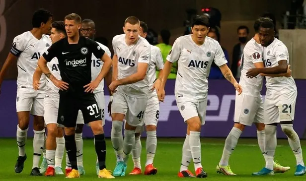 fb-eintracht-frankfurt-maci-canli-bedava-ucretsiz-izle-fenerbahce-frankfurt-canli-sifresiz-nasil-izlenir-iste-macin-11leri-1639063361786.jpg