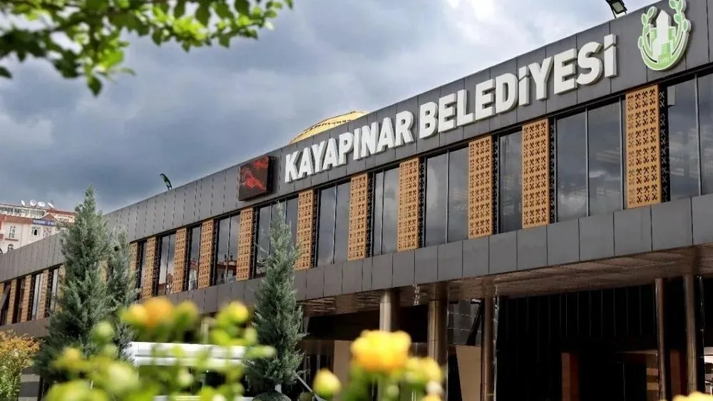 kayapinarda-22-belediye-iscisi-apar-topar-cikarildi-1785652214768.jpeg Kayapınar Belediyesi 22 işçinin görevine apar topar son verdi… Sendikadan tepki emekçilerden eylem-2