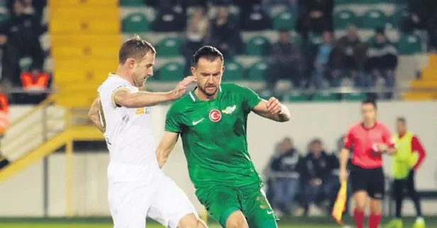 Akhisar çeyrek finalde