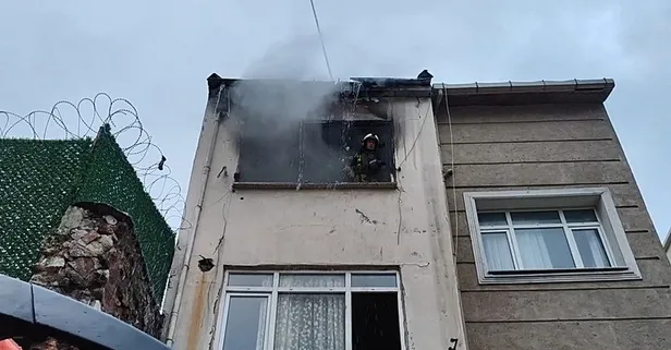 Fatih’te 2 katlı binada yangın: 1 kişi hayatını kaybetti, yaralılar var