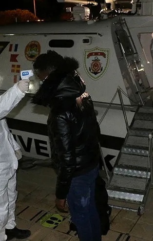 Çanakkale açıklarında 23 sığınmacı kurtarıldı