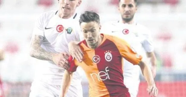 Galatasaray Yunus Akgün ve Martin Linnes’ten birisini satmak için kolları sıvadı