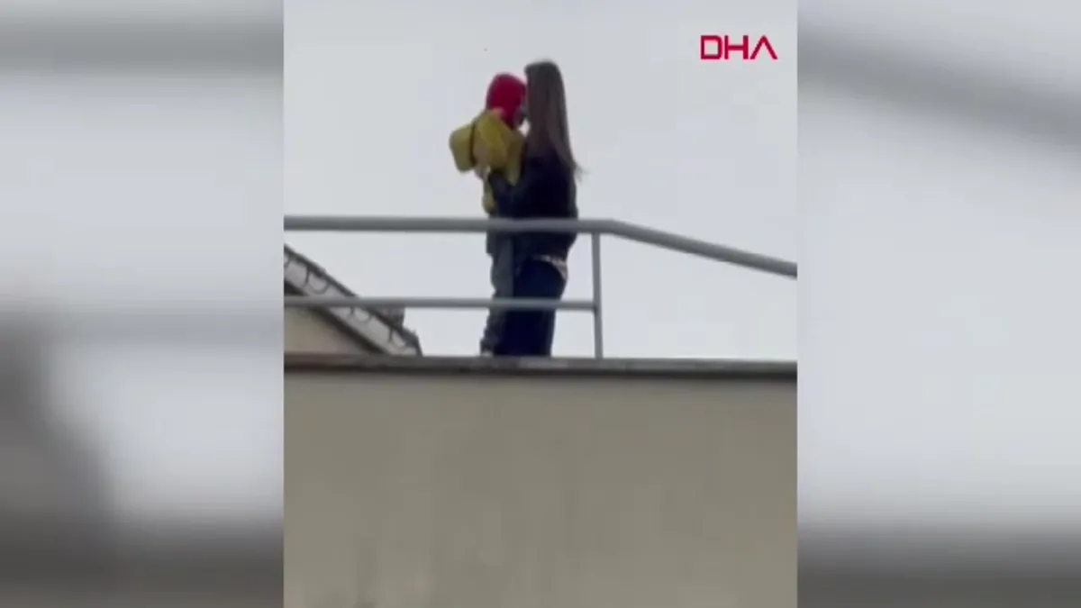 Engelli oğluyla birlikte intihara kalkıştı!