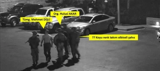 Genelkurmay Başkanı'nın yanındaki sivil kim?