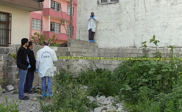 Adana'da korkunç olay! Taşlanarak öldürüldü! Avuçlarından 4 bin TL çıktı-4