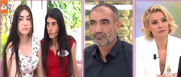 esra-erolda-studyosunda-alkis-tufani-koptu-engelli-genc-kiz-ailesine-kavustu-izleyiciler-gozyaslarina-hakim-ol-1652892547208.jpg Esra Erol’da stüdyosunda alkış tufanı koptu! Engelli genç kız ailesine kavuştu izleyiciler gözyaşlarına hakim olamadı-2