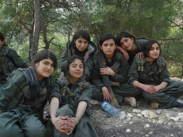 Hafıza kartlarından YPG/PKK'nın 'çocuk savaşçıları' çıktı-4