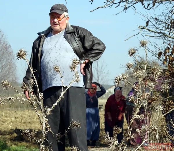 Alkollü sürücü aracını kora dönen ateşin üzerine park etti aracı alev aldı - 3
