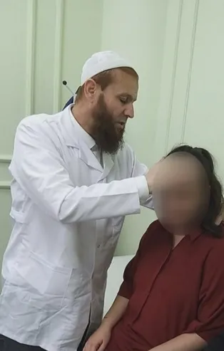 "Dayakla tedavi" yapan şarlatan Mala Ali Kürdistani'nin mühürlenen ofisi önünde hala bekliyorlar