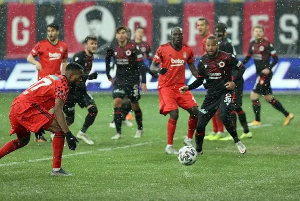 Beşiktaş Gençlerbirliği’ni farklı devirdi: Soğuk hava da durduramadı-2