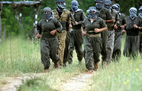 son-dakika-el-babda-yakalanan-pkkli-terorist-5-abdli-tarafindan-egitildigini-itiraf-etti-1605607541494.jpg SON DAKİKA: El Bab'da yakalanan PKK'lı terörist, 5 ABD'li tarafından eğitildiğini itiraf etti-5