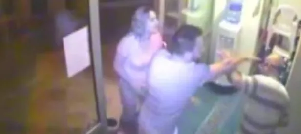 Müezzini darp eden kadın serbest bırakıldı