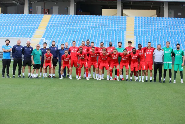 sivasspor-dinamo-batumi-maci-ne-zaman-saat-kacta-uefa-sivas-batumi-maci-hangi-kanalda-1628774061698.jpg Sivasspor Dinamo Batumi maçı ne zaman, saat kaçta? UEFA Sivas Batumi maçı hangi kanalda?-3