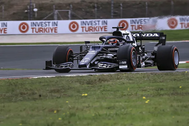 s-sport-frekans-bilgileri-s-sport-nasil-izlenir-s-sport-hangi-platformlarda-var-digiturk-f1-hangi-kanalda-yayinlaniyor-1633867239657.jpg S Sport frekans bilgileri! S Sport 2 nasıl izlenir? S Sport hangi platformlarda var? Digiturk F1 hangi kanalda yayınlanıyor?-2