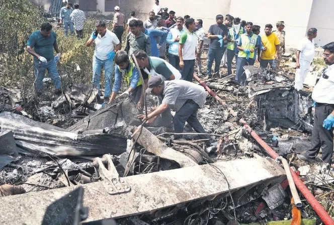 30 saniyede yere çakıldı