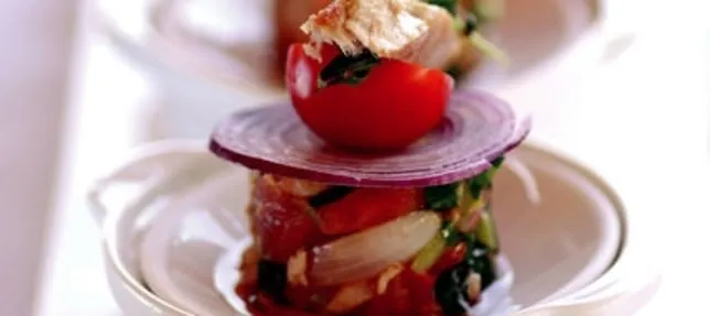 Izgara Ton Balığı Salatası Tarifi