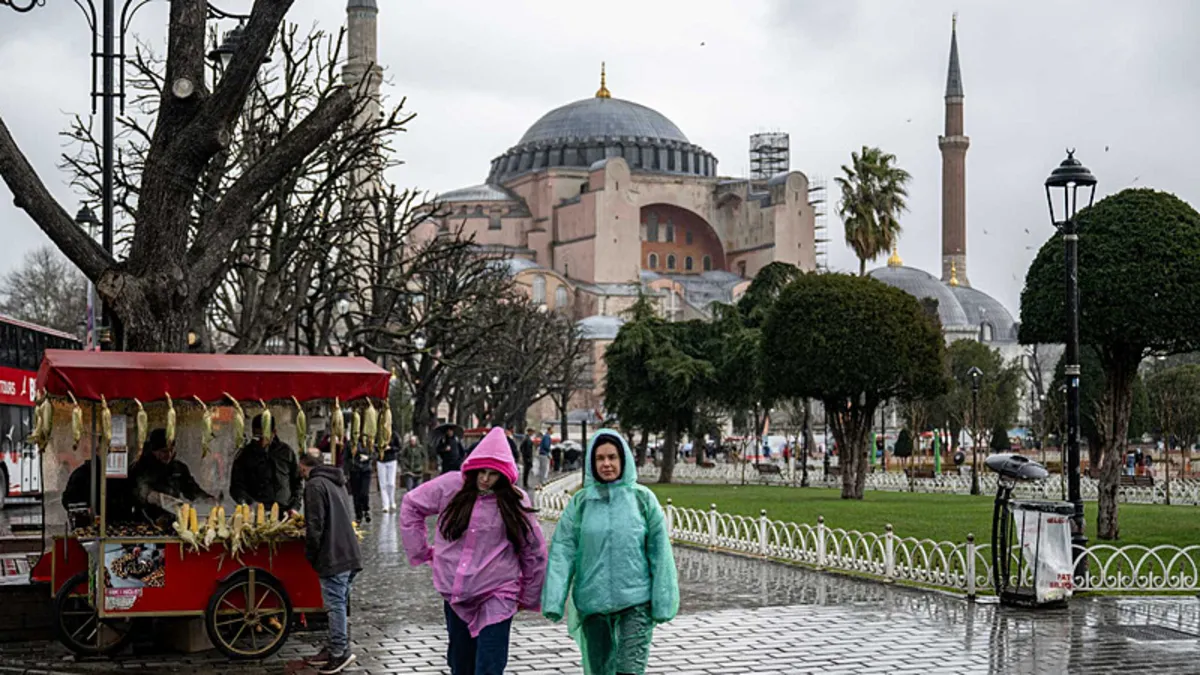 Çöl sıcakları terk ediyor! Meteoroloji’den İstanbul dahil o illere kuvvetli yağış uyarısı! Bayramda hava nasıl olacak?