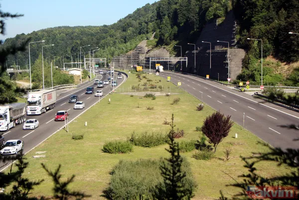 SON DAKİKA: Kurban Bayramı tatili için yollar doldu taştı! Bolu Dağı'nda kilometrelerce araç kuyruğu - 7