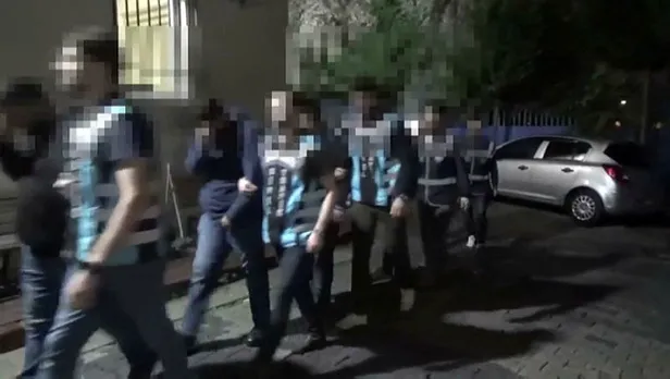 Kağıthane'de havaya ateş açan, trafiği tehlikeye düşüren 8 kişi yakalandı-1