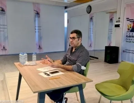 Tunç Soyer’den evlere şenlik liyakat!