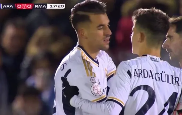 arda-guler-ile-ceballos-arasinda-frikik-tartismasi-abi-ben-vurayim-mi-1704576079460.jpeg Arda Güler ile Ceballos arasında frikik tartışması! "Abi ben vurayım mı"-2