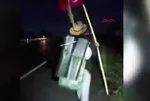 Kayseri’den İstanbul’a yürüyen adama kamyonet çarptı! ’Enerji İçeceği’ videolarıyla bilinen fenomen Neşet Turan canlı yayında vefat etti! Kaza anı videosu izle!