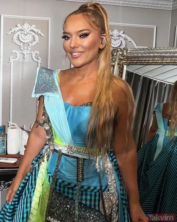 600 bin TL’yi reddeden Demet Akalın “Vebali sizsiniz” deyip açıkladı! Astrolog detayı şoke etti! 50 yaşındaki şarkıcıya yorum yağdı... - 11