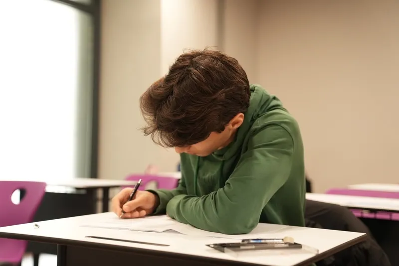 lgsde-ilk-kez-sinav-arasinda-ogrencilere-beslenme-paketi-verilecek-1774600578810.jpeg LGS’de ilk kez: Sınav arasında öğrencilere beslenme paketi verilecek-4