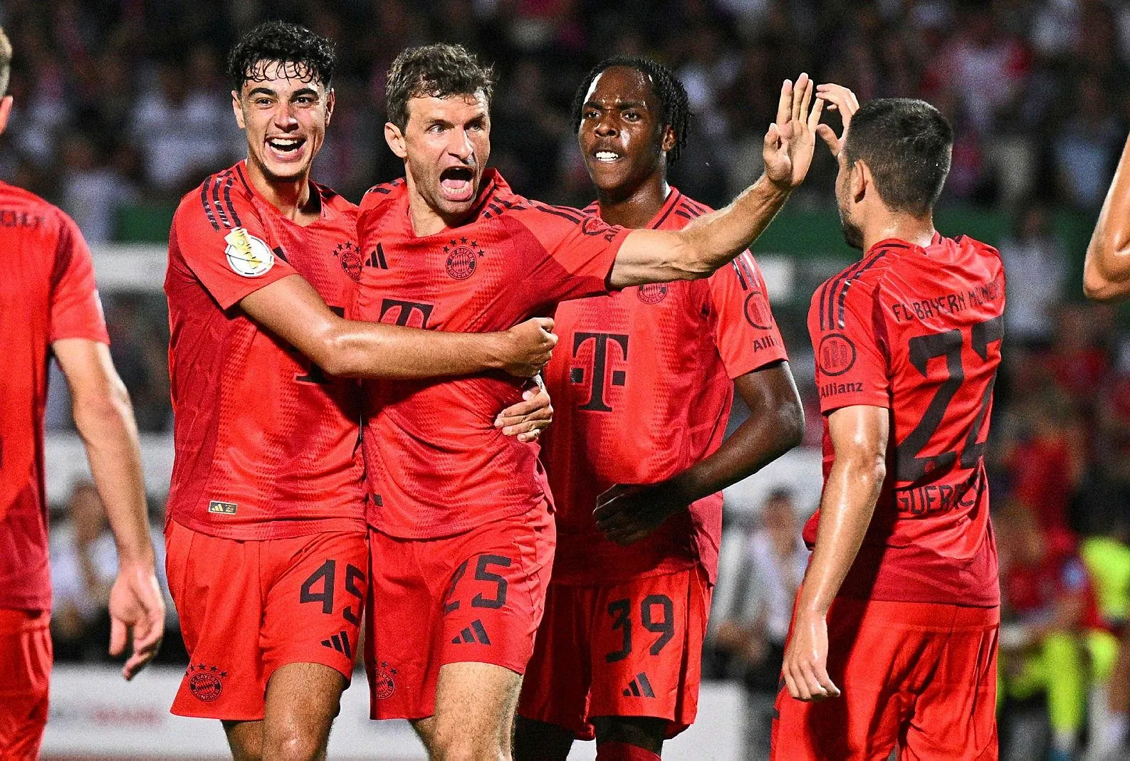 Bayern farklı kazandı!