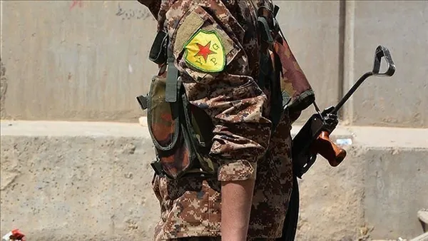 son-dakika-teror-orgutu-ypgpkk-suriyenin-kuzeydogusundaki-hasekede-bir-ayda-2-bin-700-arap-gencini-zorla-alikoydu-1617351223783.jpg SON DAKİKA: Terör örgütü YPG/PKK Suriye'nin kuzeydoğusundaki Haseke'de bir ayda 2 bin 700 Arap gencini zorla alıkoydu-3
