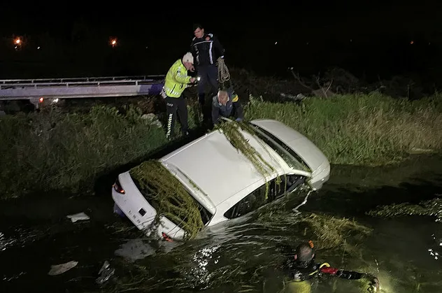 Antalya'da otomobil sulama kanalına uçtu: 1 ölü