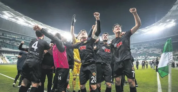 Es-es Timsah’ı avladı