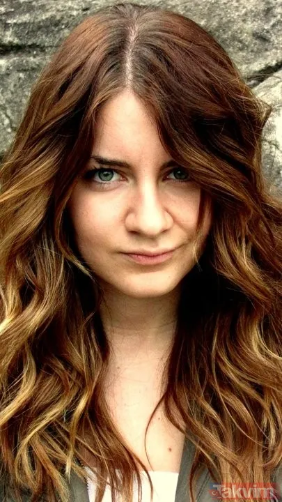 Kaynak: Sosyal Medya, Takvim Foto Arşiv Örgülü Saçlarıyla Mışıl Mışıl Uyuyan Bu Küçük Kızı Tanıyabildiniz Mi? Yıllar Sonra Katıldığı Yarışma Hayatını...