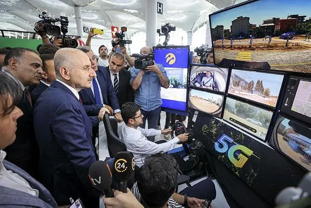 5g-teknolojisi-ilk-kez-istanbul-havalimaninda-test-ediliyor-ulastirma-ve-altyapi-bakani-adil-karaismailoglunda-1659097593050.jpeg 5G teknolojisi ilk kez İstanbul Havalimanı'nda test ediliyor! Ulaştırma ve Altyapı Bakanı Adil Karaismailoğlu'ndan önemli açıklamalar-4