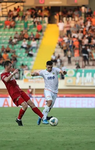 Lider evinde puan kaybetti! Alanyaspor 1-1 Sivasspor (Maç sonucu)
