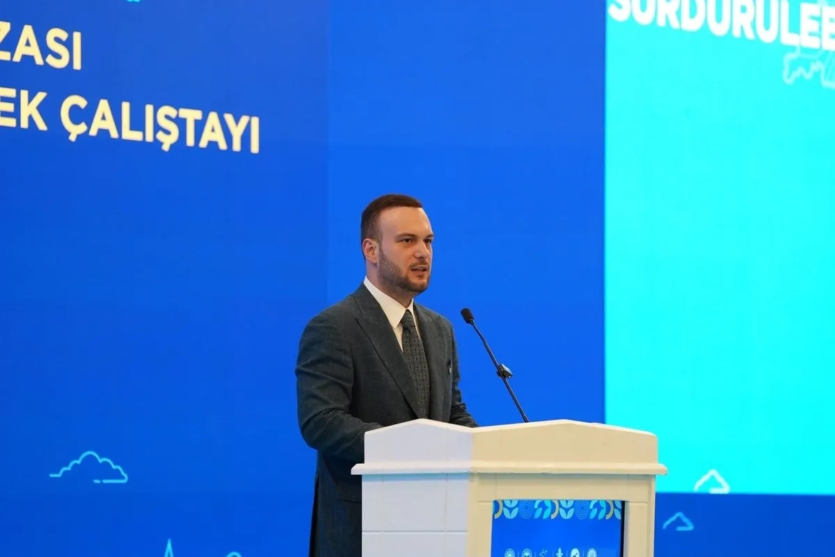 van-golu-havzasina-2050-vizyonu-sonuc-bildirgesi-kamuoyu-ile-paylasildi-1784648015979.jpeg Van Gölü Havzası'na 2050 vizyonu: Sonuç bildirgesi kamuoyu ile paylaşıldı-4
