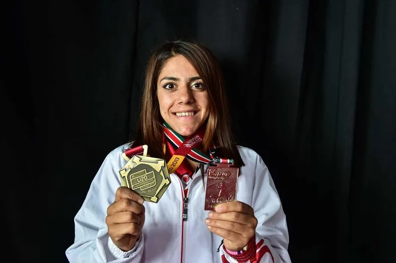 2024-paris-olimpiyat-oyunlarinda-6-gun-busenaz-surmeneli-ceyrek-finalde-1722509014355.jpeg Meryem Bekmez