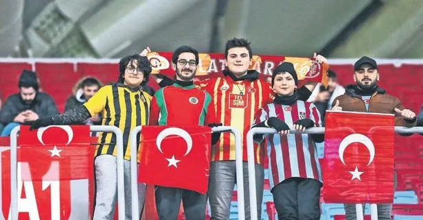 Türk futbolu deprem bölgesindeki yaraları sarmak için tek yürek olacak!