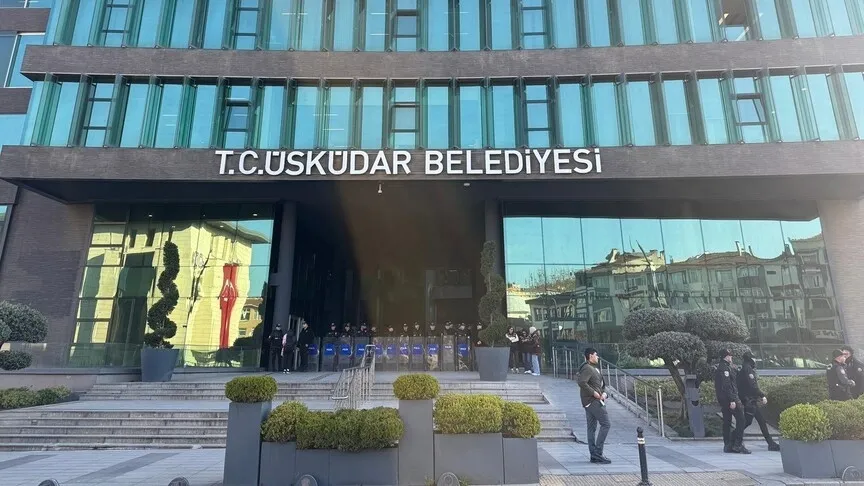 chpli-uskudar-belediyesine-irtikap-sorusturmasi-7-gozalti-1779128658431.jpeg Ruhsat almak isteyene kıskaç! Üsküdar Belediyesi'ne irtikap soruşturmasında 7 tutuklama-2