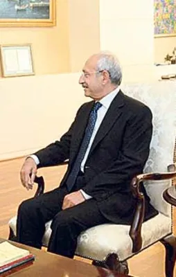 İngiliz elçiden KK'nın kaos yürüyüşüne alkış