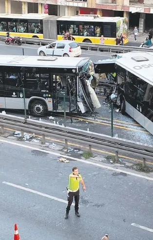 Avcılar'da 2 metrobüsün kafa kafa çarpışması sonucu 99 kişi yaralandı! Kaza ve arıza sayısı 158 bin 686’ya çıktı