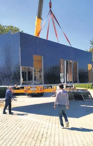 CHP’li İzmir Büyükşehir Belediyesi'nden Zeki Müren'e büyük saygısızlık! Tuvalet yaptılar...