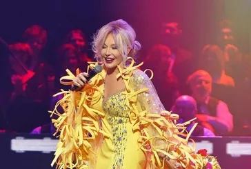 Emel Sayın Kemal Sunal’ın bilinmeyen yönünü anlattı: İnsanlara yardım ediyor evine gidene kadar