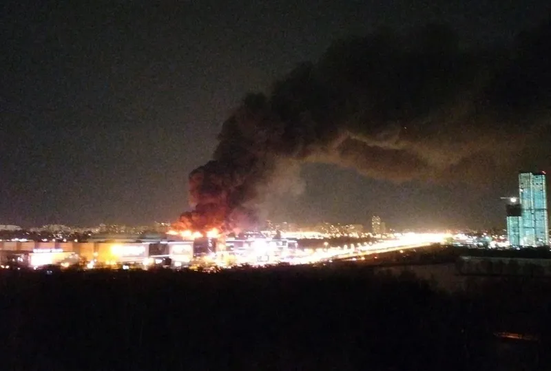 son-dakika-moskovada-konser-salonuna-silahli-saldiri-cok-sayida-olu-ve-yarali-var-1711132498204.jpeg Moskova'da konser salonuna silahlı saldırı: Çok sayıda ölü var! Bomba iddia: "ABD ve İngiltere önceden biliyordu" | Gözaltına alındılar-14