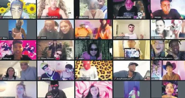 Coronavirüs nedeniyle insanlar evlere kapandı! Berlin ve Amsterdam’da balkon partileri start verdi...-1