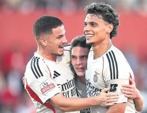 Jose Mourinho 3 puanla başladı