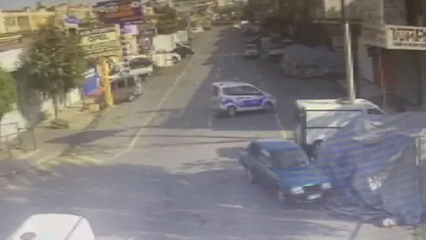 basaksehirde-2-cirak-tamir-icin-birakilan-polis-araciyla-sanayiyi-birbirine-katti-1622703275098.jpg Başakşehir'de 2 çırak tamir için bırakılan polis aracıyla sanayiyi birbirine kattı-11