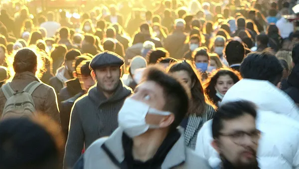 istiklal-caddesinde-koronavirus-tedbirleri-unutuldu-1636738477431.jpg İstiklal Caddesi'nde koronavirüs tedbirleri unutuldu-3