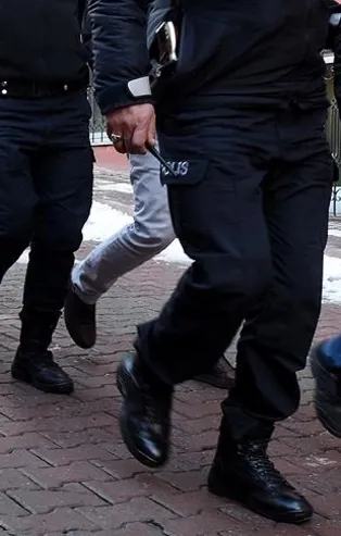 İzmir'de kumarhane baskını: 47 gözaltı